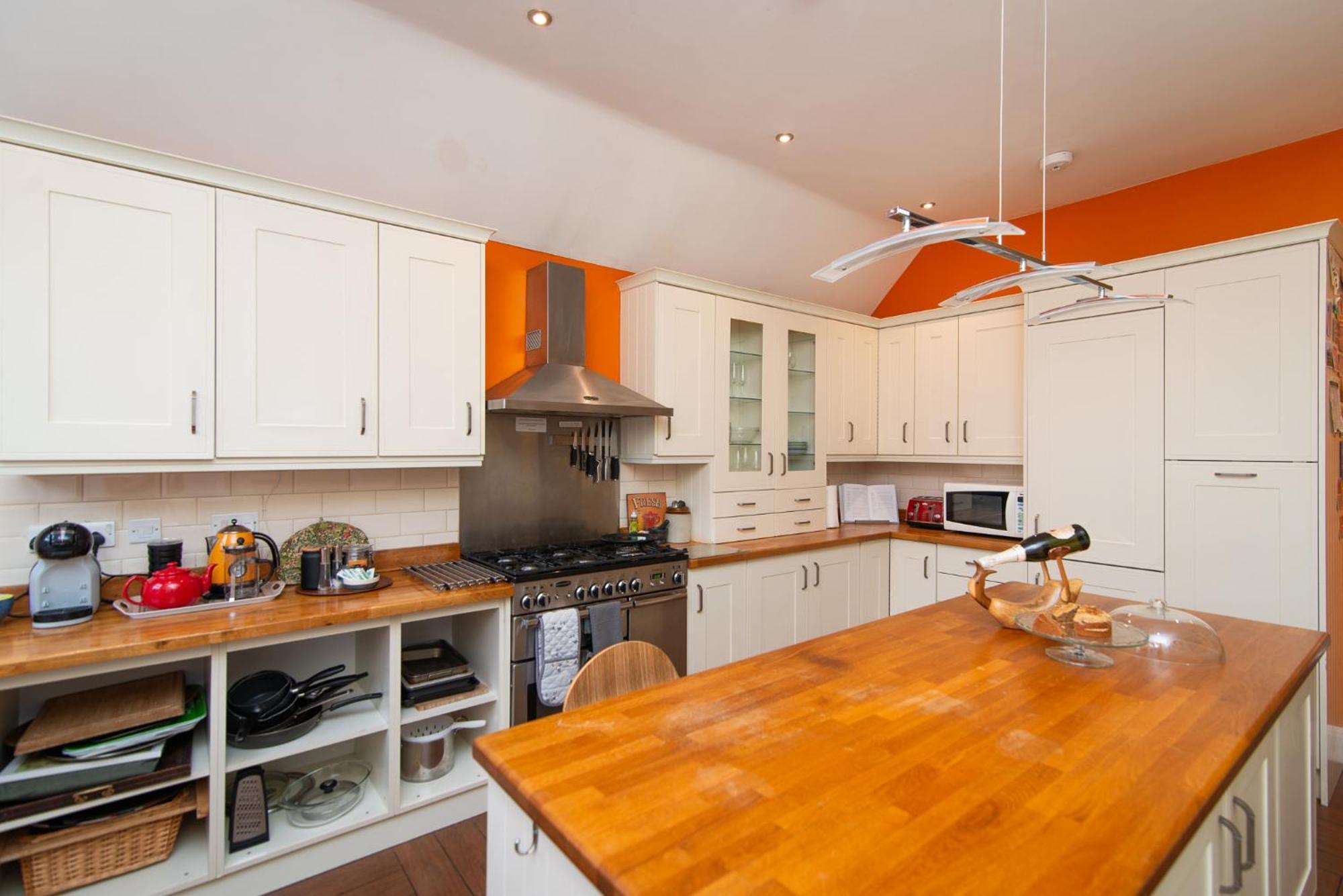 Spacious Retreat With River Views Near Peak District Matlock  Exterior photo
